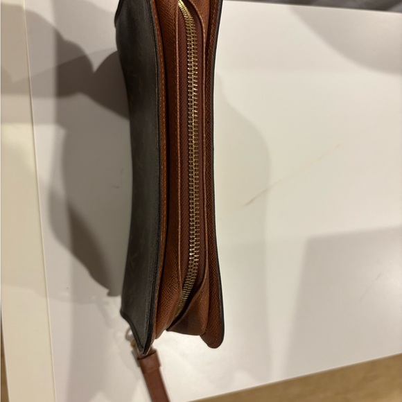 Louis Vuitton Brown Monogram Orsay Zip Clutch - Picture 2 of 13